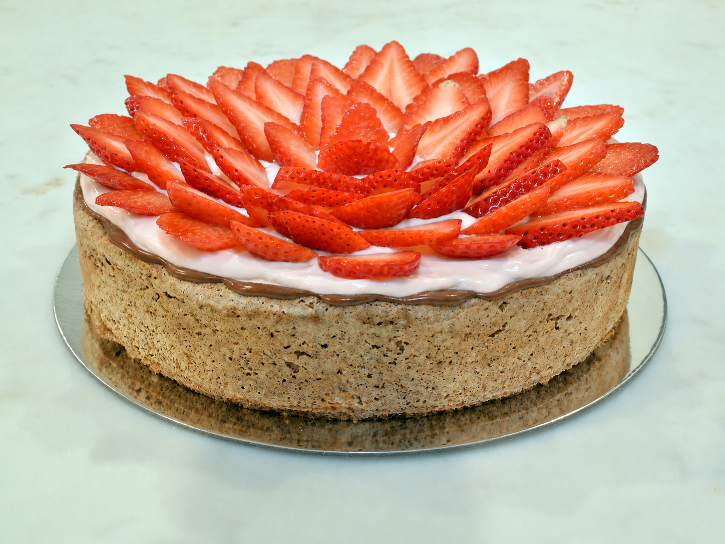 Strawberry Nutella Mostachón